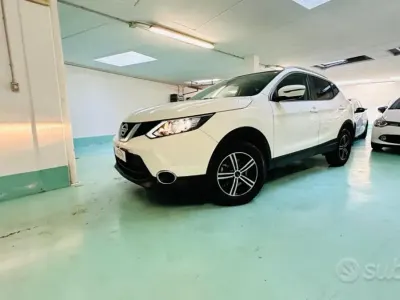 Usata Nissan Qashqai 131 CV (96 kW) 2015 Bianco SUV