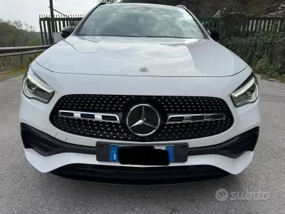 Usata Mercedes GLA200 156 CV (114 kW) 2020 Bianco SUV