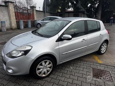 Usata Renault Clio II Dynamique 74 CV (54 kW) 2011 Grigio Berlina
