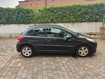 Usata Peugeot 207 73 CV (53 kW) 2011 Nero Berlina