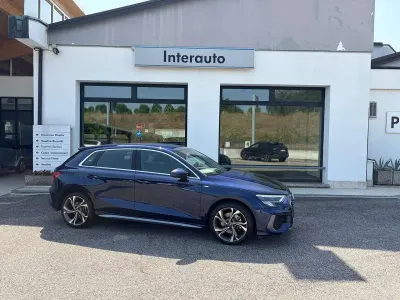 Usata Audi A3 150 CV (110 kW) 2022 Blu navarra metallizzato Berlina