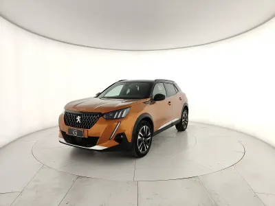 Usata Peugeot 2008 GT 155 CV (114 kW) 2022 Arancio SUV