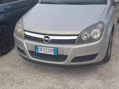 Usata Opel Astra Club 105 CV (77 kW) 2005 Grigio Station wagon