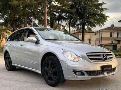 Usata Mercedes R280 190 CV (139 kW) 2008 Argento Monovolume