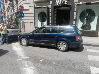 Usata VW Passat 143 CV (105 kW) 2001 Blu Station wagon