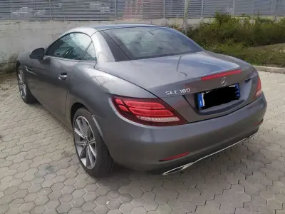 Usata Mercedes SLC180 156 CV (114 kW) 2017 Grigio Cabrio