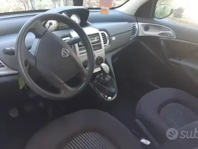 Usata Lancia Ypsilon 80 CV (58 kW) 2009 Grigio Utilitaria