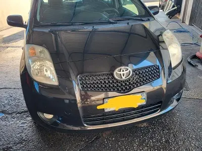 Usata Toyota Yaris 90 CV (66 kW) 2008 Nero Utilitaria