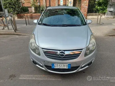 Usata Opel Corsa Edition 75 CV (55 kW) 2010 Grigio Utilitaria