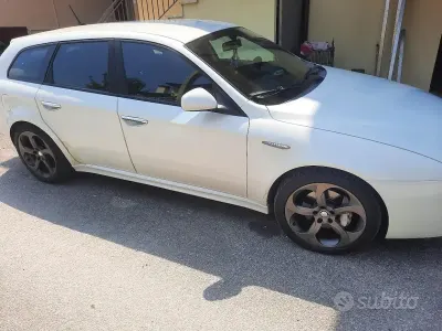 Usata Alfa Romeo 159 Distinctive 170 CV (125 kW) 2010 Station wagon