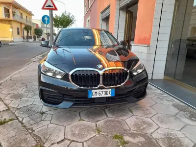 Usata BMW 116 Advantage 116 CV (85 kW) 2022 Nero Utilitaria