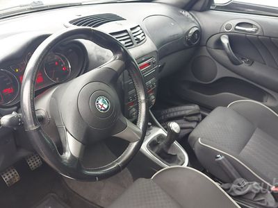 usata Alfa Romeo 147 147 1.6 16V TS (105) 5 porte Black Line