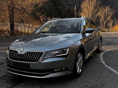 Usata Skoda Superb Style 150 CV (110 kW) 2018 Grigio Station wagon