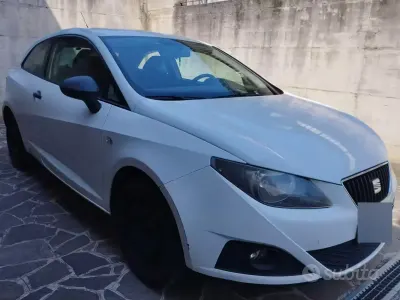 Usata Seat Ibiza Reference 69 CV (50 kW) 2011 Bianco Monovolume