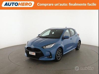 Begagnad Toyota Yaris Hybrid Trend 92 HK (67 kW) 2020 Blå Sedan