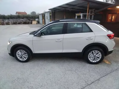 Usata VW T-Roc Style 110 CV (80 kW) 2023 Beige SUV
