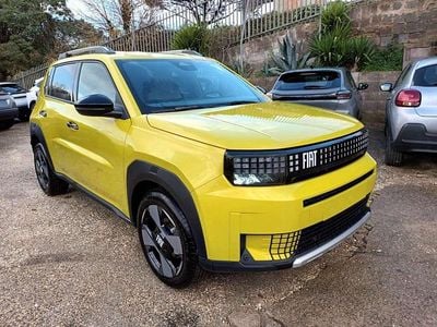Nuova Fiat Grande Panda La Prima 110 CV (80 kW) 2025 Giallo Utilitaria
