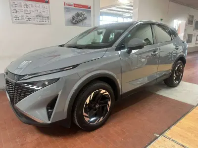 Usata Nissan Qashqai N-Connecta 140 CV (102 kW) 2025 Grigio SUV