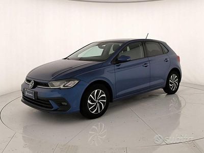 Usata VW Polo Life 95 CV (69 kW) 2023 Reef blue metallizzato Utilitaria