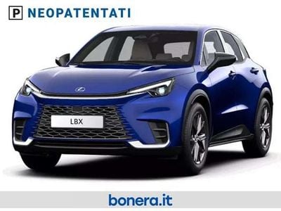 Nuova Lexus LBX 136 CV (100 kW) 2026 Dark blue SUV