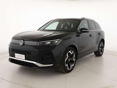 Usata VW Tiguan R-line 150 CV (110 kW) 2025 Grenadill black metallizzato SUV