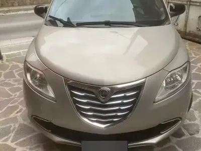 Usata Lancia Ypsilon 69 CV (50 kW) 2013 Utilitaria