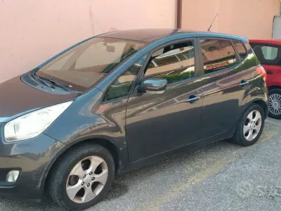 Usata Kia Venga 77 CV (56 kW) 2014 Grigio Utilitaria