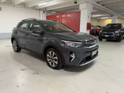 Usata Kia Stonic Style 82 CV (60 kW) 2021 Grigio scuro SUV