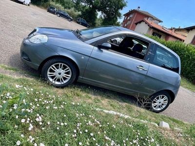 Usata Lancia Ypsilon 75 CV (55 kW) 2008 Grigio Utilitaria
