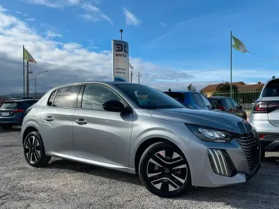 Usata Peugeot 208 Allure 101 CV (74 kW) 2024 Argento Utilitaria