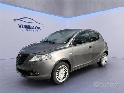 Usata Lancia Ypsilon Silver 95 CV (69 kW) 2015 Grigio Utilitaria