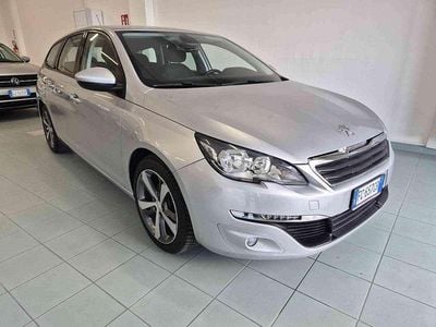 Usata Peugeot 308 Active 110 CV (80 kW) 2015 Argento metallizzato Station wagon