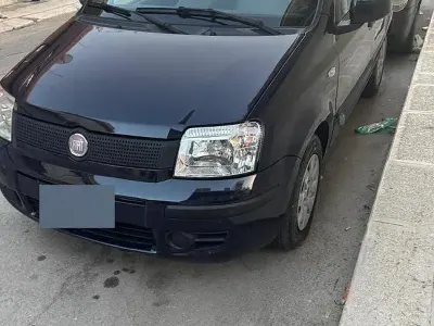 Usata Fiat Panda Emotion 69 CV (50 kW) 2011 Blu Utilitaria