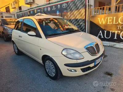 Usata Lancia Ypsilon 60 CV (44 kW) 2006 Giallo Utilitaria