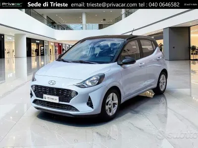 Käytetty Hyundai i10 Advanced 67 HP (49 kW) 2020 Sininen Viistoperä