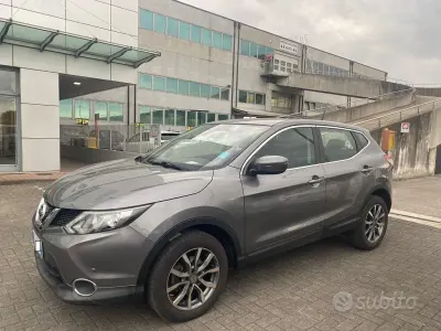 Usata Nissan Qashqai 110 CV (80 kW) 2016 Grigio scuro SUV