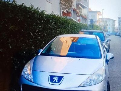 Usata Peugeot 207 70 CV (51 kW) 2008 Grigio Berlina