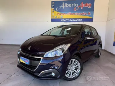 Usata Peugeot 208 Allure 75 CV (55 kW) 2017 Blu Utilitaria