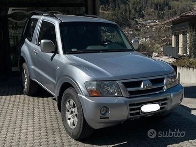 Usata Mitsubishi Pajero 115 CV (84 kW) 2004 Grigio SUV