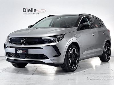 Usata Opel Grandland X Ultimate 131 CV (96 kW) 2024 Grigio SUV