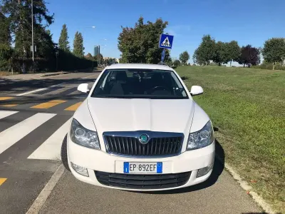 Usata Skoda Octavia Ambition 105 CV (77 kW) 2013 Bianco Station wagon