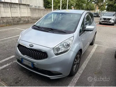 Usata Kia Venga 90 CV (66 kW) 2019 Argento Utilitaria