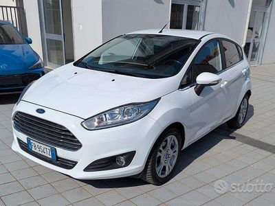 Usata Ford Fiesta Titanium 75 CV (55 kW) 2015 Bianco Berlina