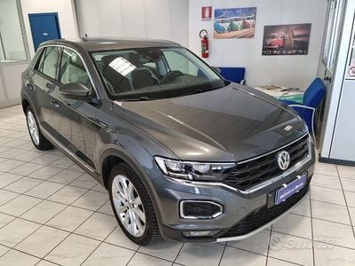Usata VW T-Roc Advance 150 CV (110 kW) 2018 Grigio SUV