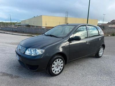 Usata Fiat Punto Active 60 CV (44 kW) 2010 Grigio Utilitaria