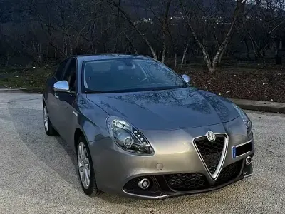 Usata Alfa Romeo Giulietta 120 CV (88 kW) 2018 Grigio Utilitaria