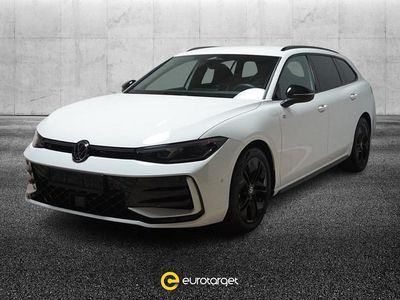 Begagnad VW Passat R-line 193 HK (141 kW) 2024 Vit Kombi