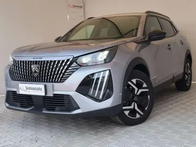 Usata Peugeot 2008 Allure 131 CV (96 kW) 2025 Grigio SUV
