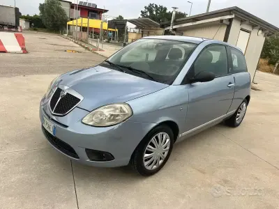 Usata Lancia Ypsilon 60 CV (44 kW) 2007 Bluazzurro Utilitaria