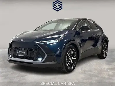 Usata Toyota C-HR Lounge 140 CV (102 kW) 2024 Blu SUV